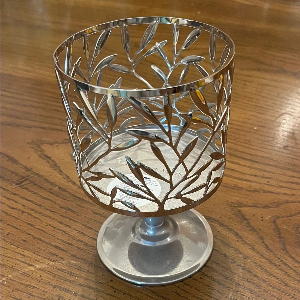 Bath & Body Works Silver Leaf‎ Design Candle Holder - Picture 2 of 9